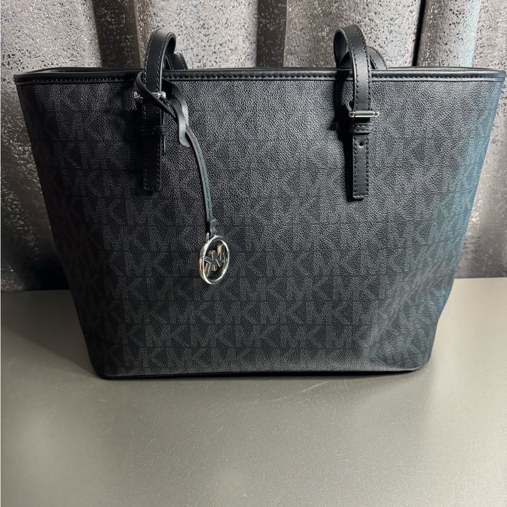 Michael Kors - Jet Set Charm
